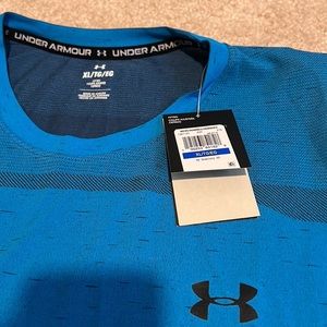 Brand new men’s under armor, short sleeve shirt